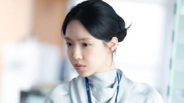 Son Na Eun nhận 'mưa lời khen' nhờ diễn xuất xuất thần trong 'Đặc vụ Kim tái khởi động'