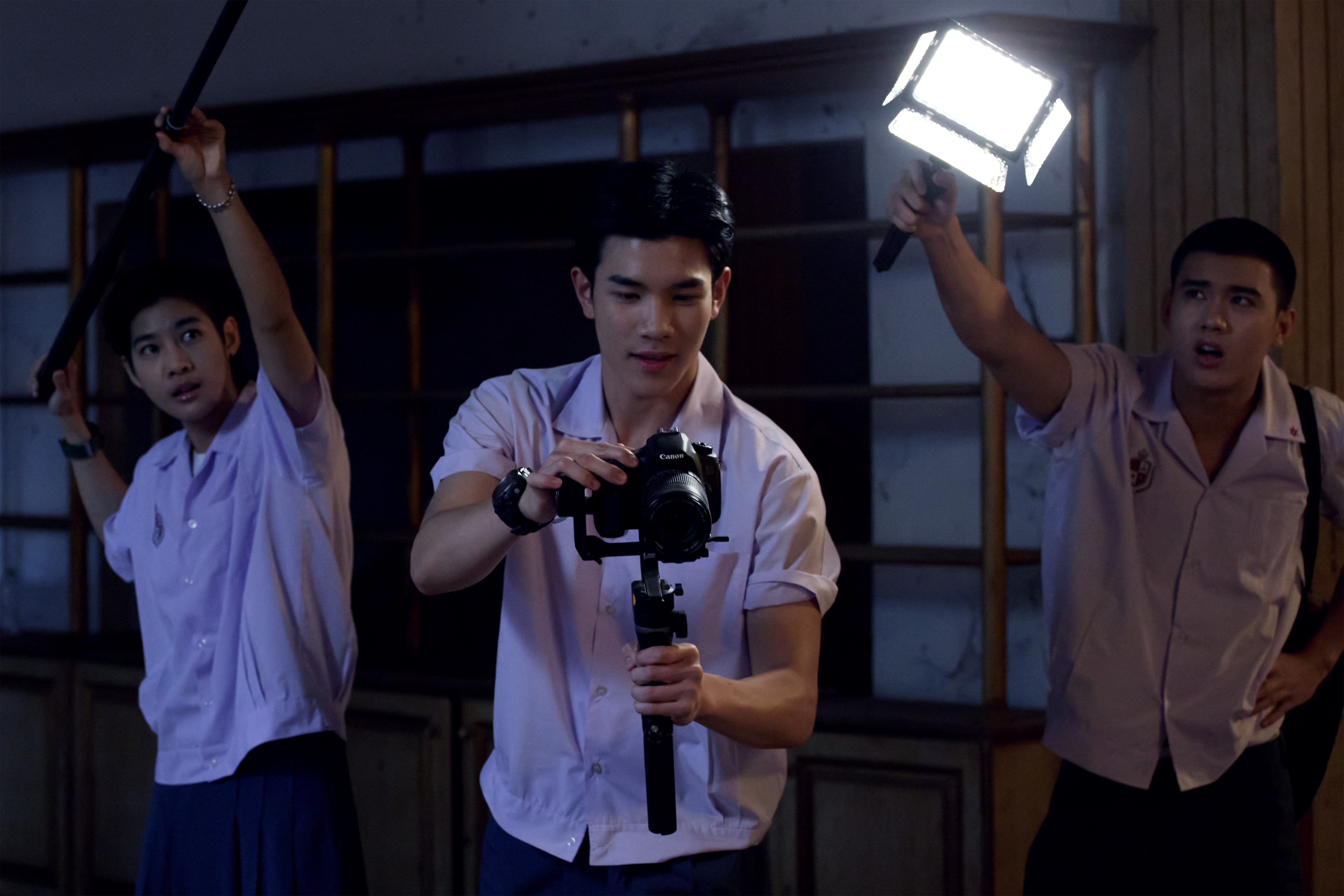Mỹ nam Fourth Nattawat và idol K-pop Yorch Yongsin cùng đối đầu sinh tử trong phim kinh dị 'Công viên giải thoát'