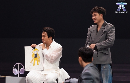 'Tinh hà 'Say Hi' tập Uncut: 'Giám thị' Trấn Thành cười nghiêng ngả với màn thuyết trình mascot của 24 Anh trai
