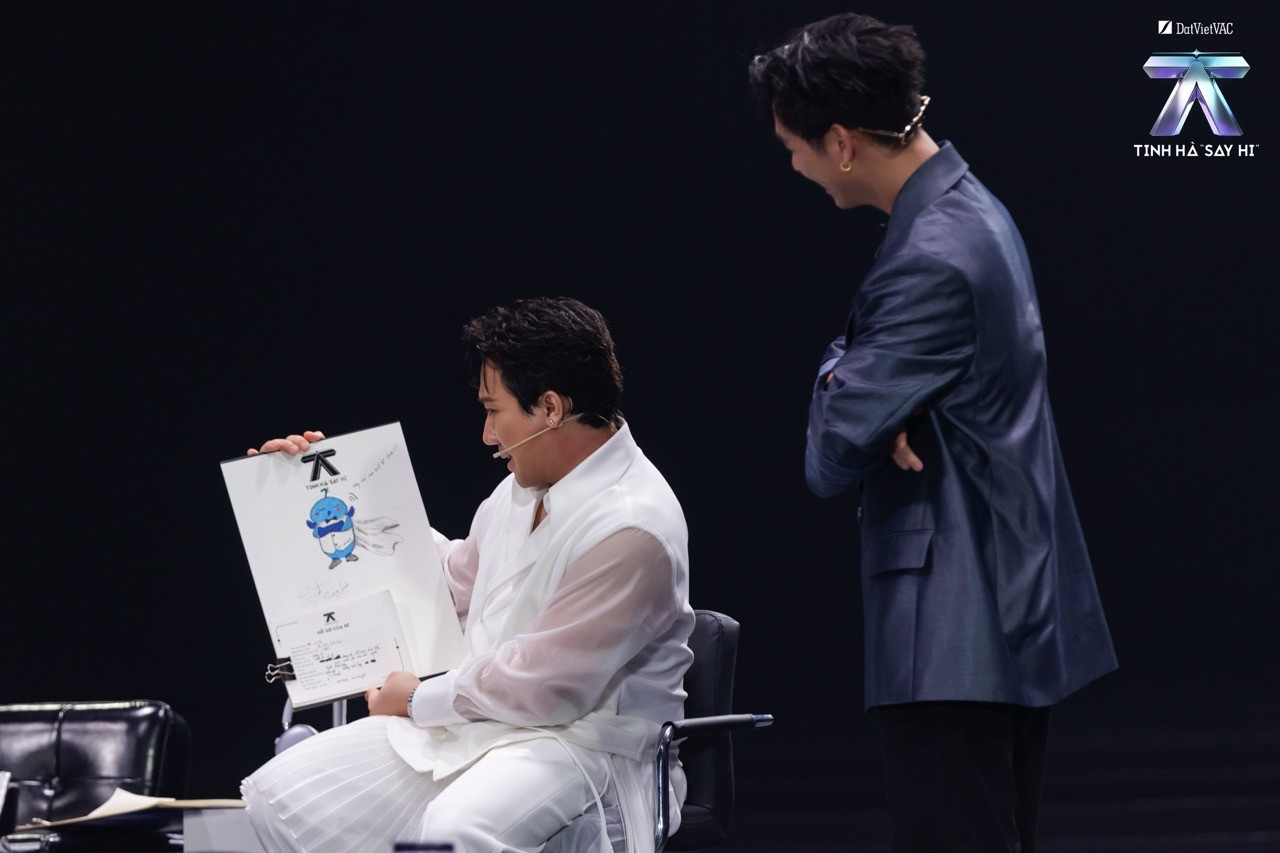 'Tinh hà 'Say Hi' tập Uncut: 'Giám thị' Trấn Thành cười nghiêng ngả với màn thuyết trình mascot của 24 Anh trai