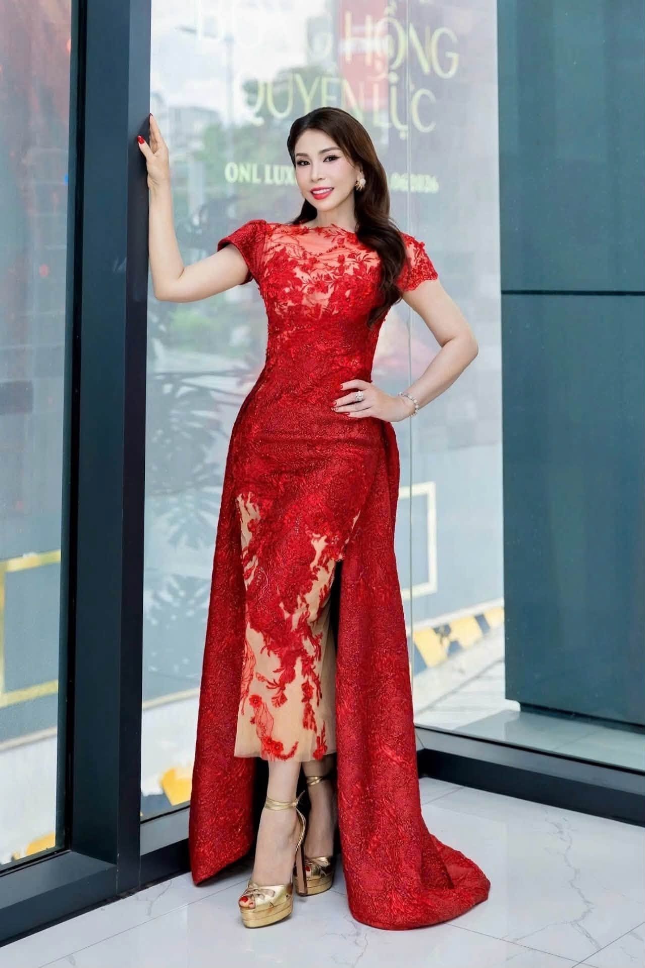 Lý Hương cùng con gái Jessica Lý đẹp kiêu sa trong những chiếc đầm dạ hội khi dự sự kiện
