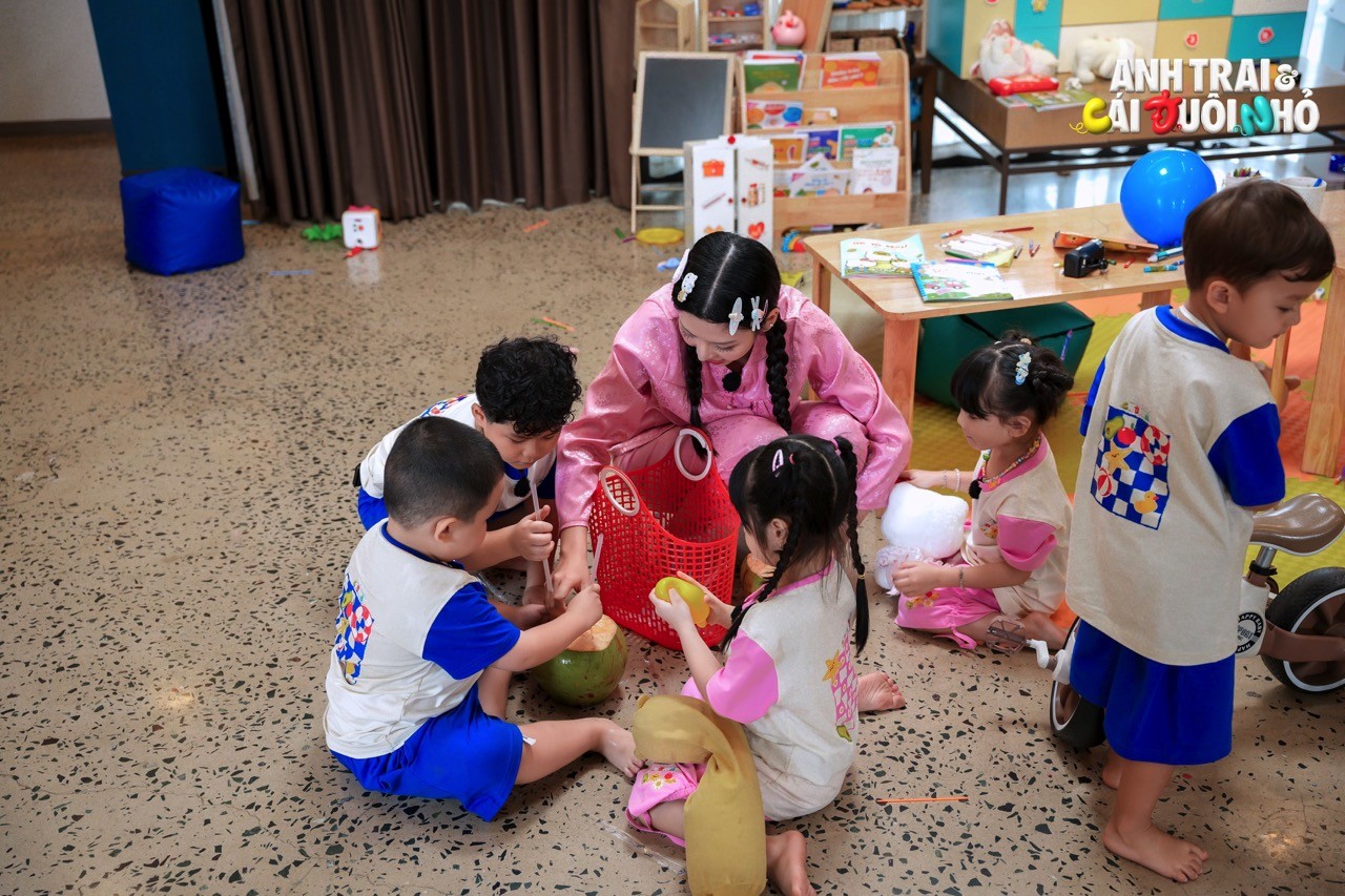 'Anh trai và cái đuôi nhỏ': Dàn 'Anh trai' tâm huyết dạy bài học tự vệ cho các 'cái đuôi nhỏ'