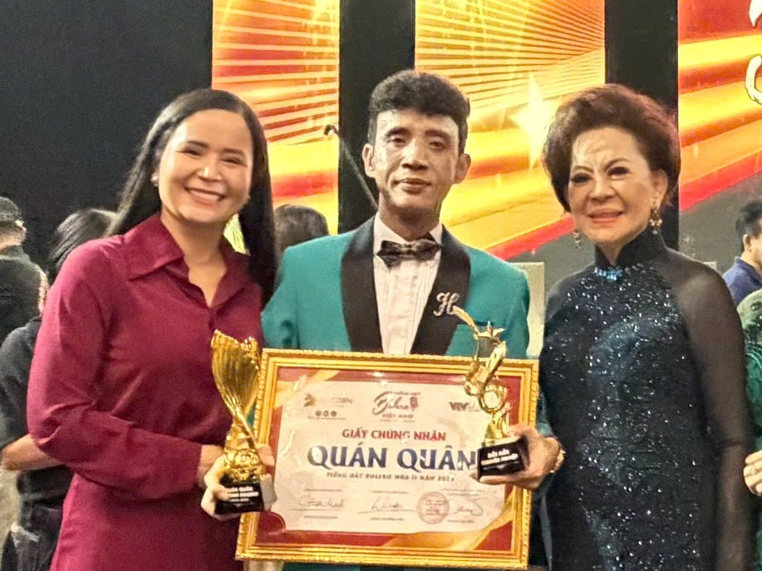 Phạm Công Hoàn - Con trai NNND Vũ Thị Thanh Minh đoạt 2 giải thưởng cao tại đêm Gala vinh danh 'Tiếng hát Bolero Việt Nam 2026'