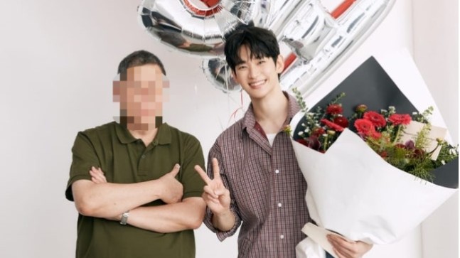 Kim Soo Hyun sụt cân trong ngày trở lại làng giải trí