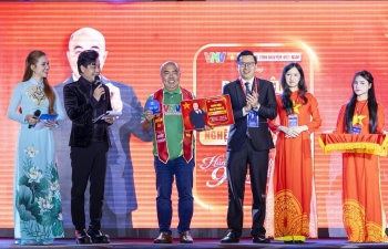 Nghệ sĩ Quốc Thuận được trao tặng danh hiệu Đại sứ Nhân ái Cộng đồng Tình nguyện Việt Nam năm 2026