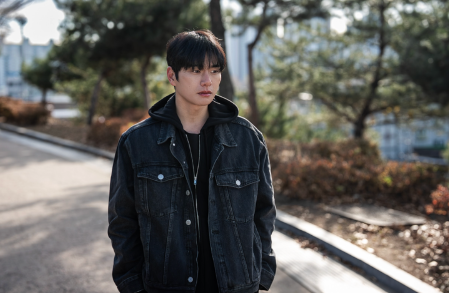 Lee Yi Kyung ghi điểm nhưng ‘Mẹ ơi, về nhà’ vẫn chật vật tại phòng vé