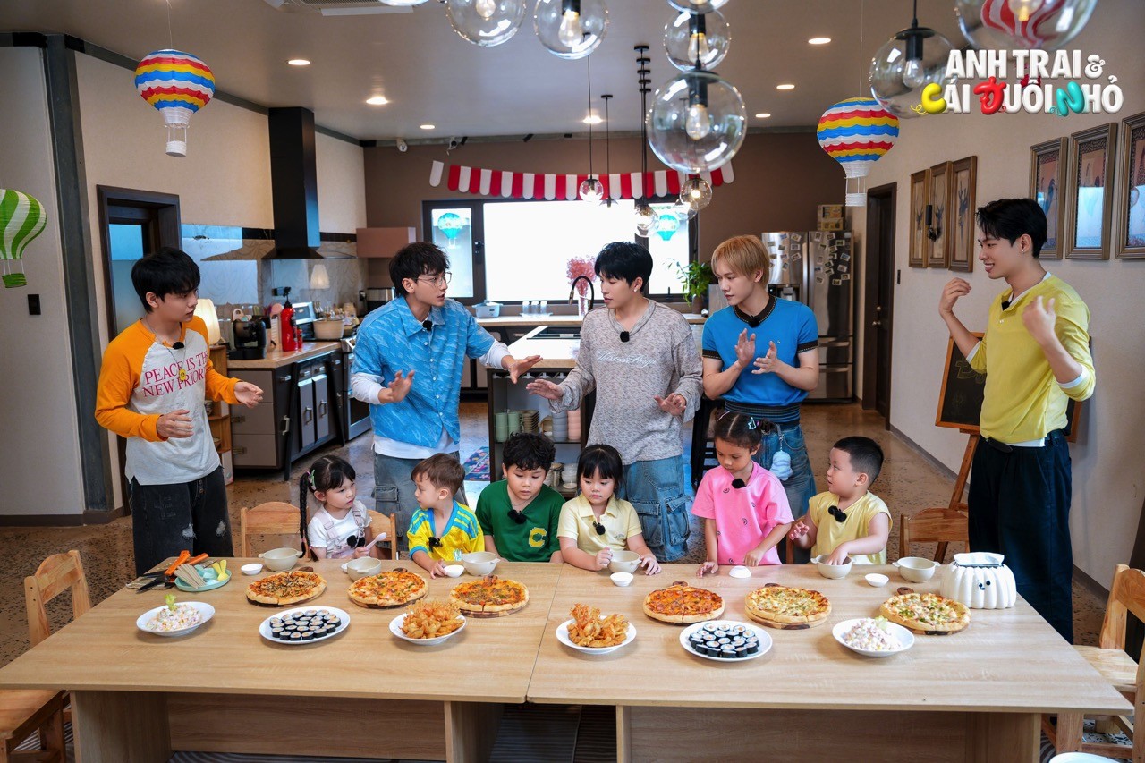 'Anh trai và cái đuôi nhỏ' sắp có 'ngày hội đa văn hóa'