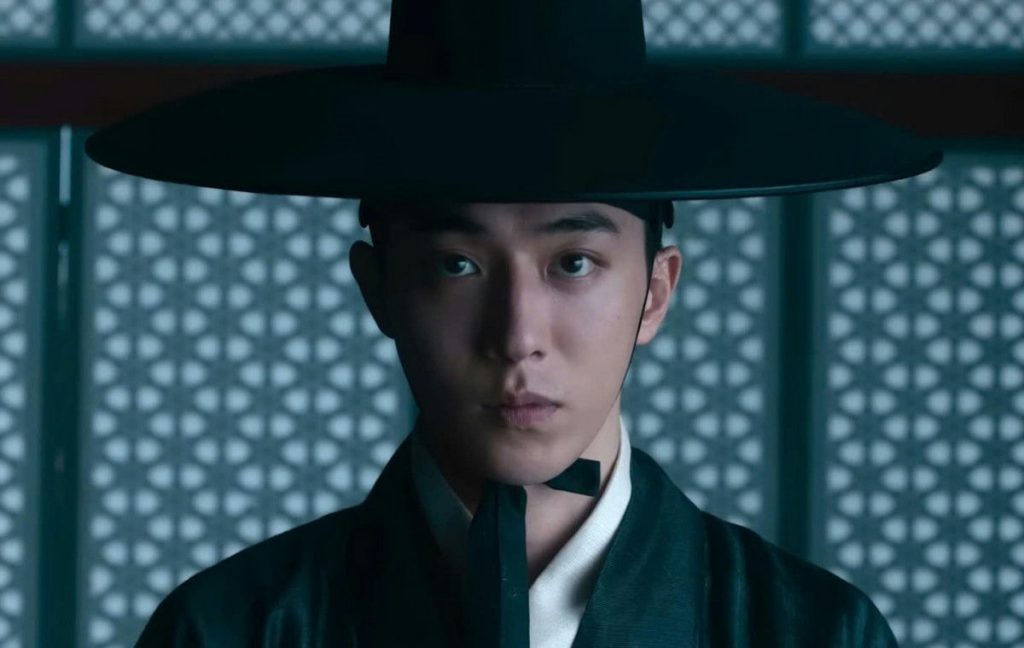 Nam Joo Hyuk tung ảnh hậu trường giữa bối cảnh 'The East Palace' gây tranh cãi