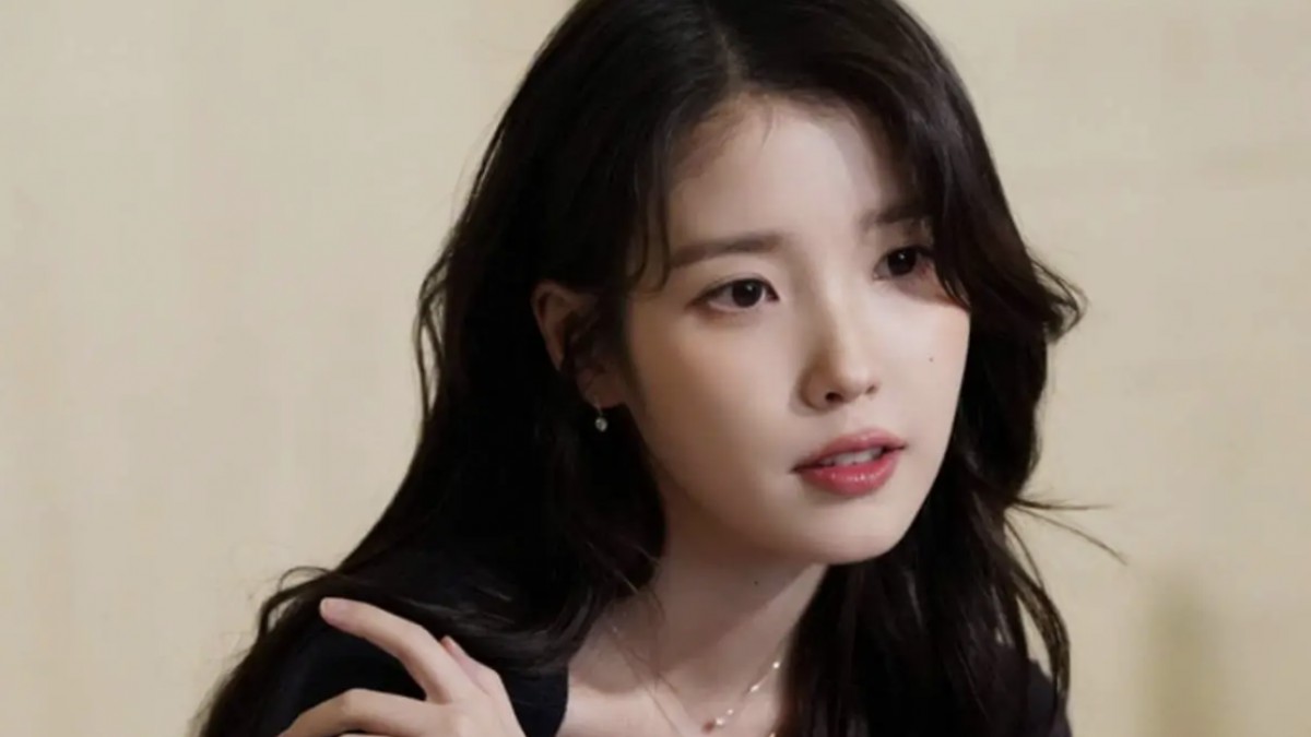 Hậu chia tay Lee Jong Suk, IU tuyên bố tạm dừng sự nghiệp