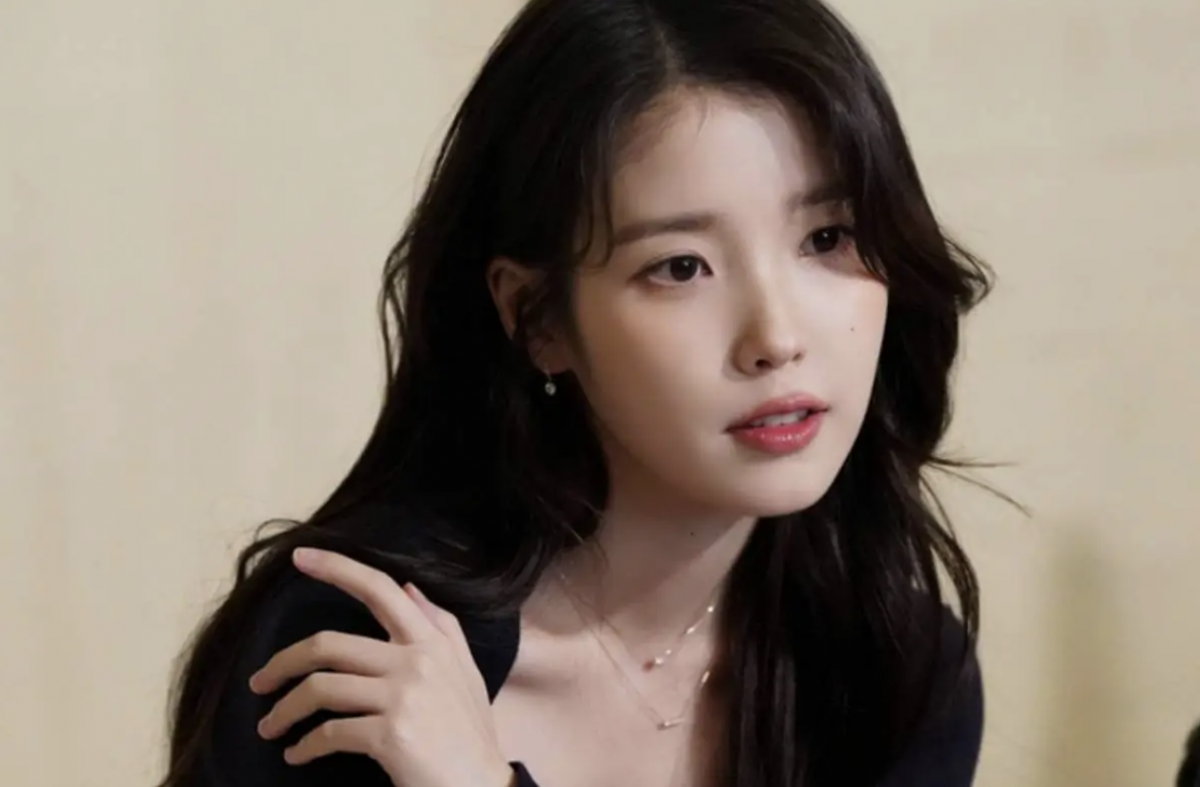 Hậu chia tay Lee Jong Suk, IU tuyên bố tạm dừng sự nghiệp