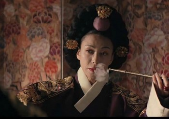 Jang Young Nam gây sốt với vai Hoàng thái hậu trong 'The East Palace'