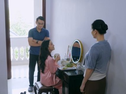 'Hợp đồng từ thượng đế': Sau hơn 40 tập phim sóng gió, gia đình Thu Hằng lần đầu tìm lại bình yên