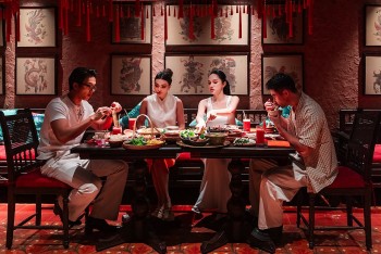 'Wow Ho Chi Minh City': Hoa hậu Emma Tiglao mê mẩn ẩm thực Việt Nam, mong sớm trở lại