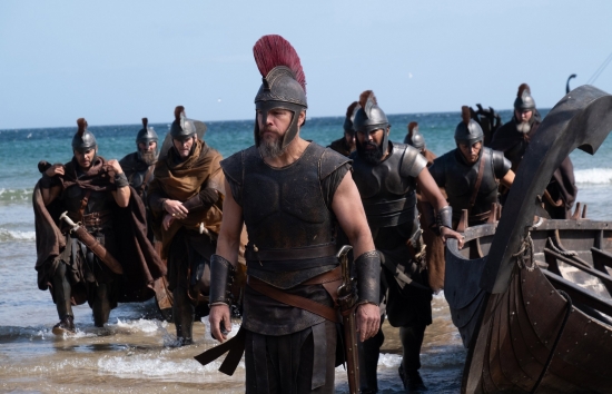 Cơn sốt 'The Odyssey' chưa hạ nhiệt: Vé IMAX tuần thứ hai bán chạy hơn tuần đầu, Christopher Nolan hé lộ tiếp hậu trường 5.300 bộ phục trang đồ sộ