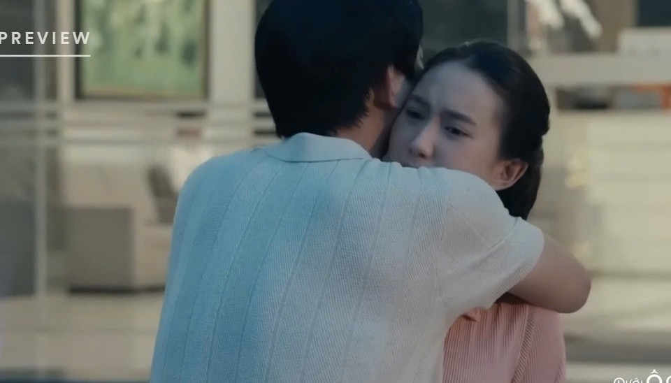 'Dưới ô cửa sáng đèn' gây ức chế trước tập cuối