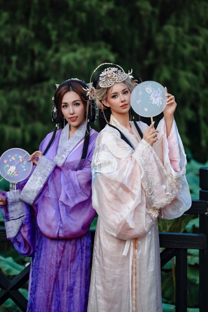 'Miss Cosmo 2025' Yolina Lindquist công du Trung Quốc, trực tiếp tìm ra 3 đại diện 'Miss Cosmo China - Hong Kong - Macau 2026'