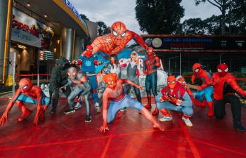 Màn hội ngộ nhiều Người Nhện độc lạ nhất lịch sử premiere phim 'Spider-Man: Brand new day'