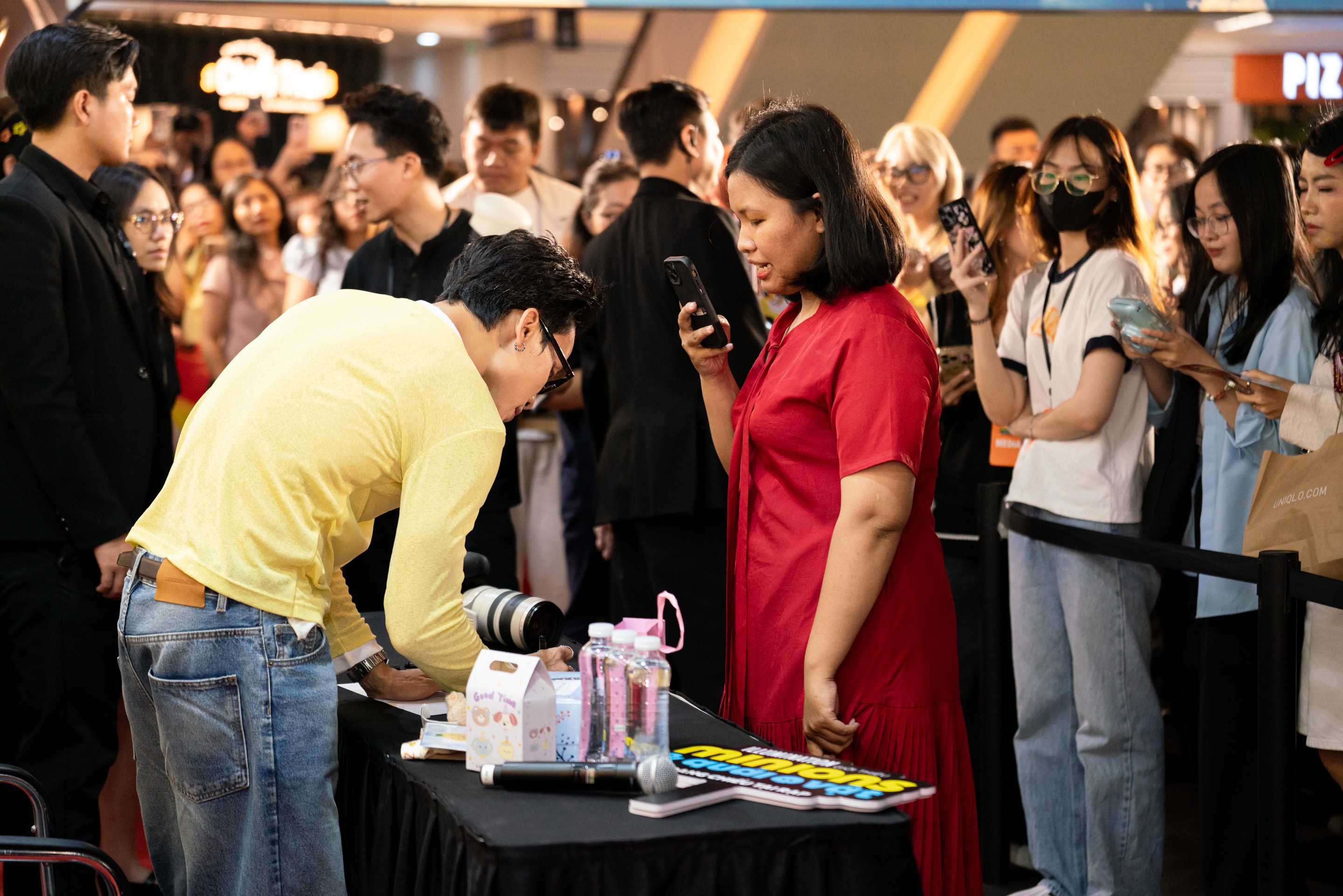 Anh tài Thơm - fan cứng hội Minions, tái hiện màn tạo dáng đáng yêu trong 'Minions & Quái vật' khiến fan thích thú