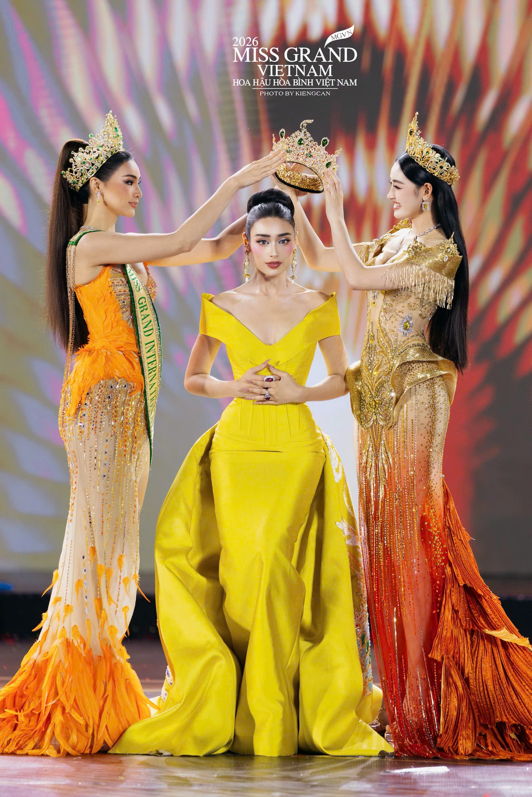 Emoura Phạm đăng quang 'Miss Grand Vietnam 2026'