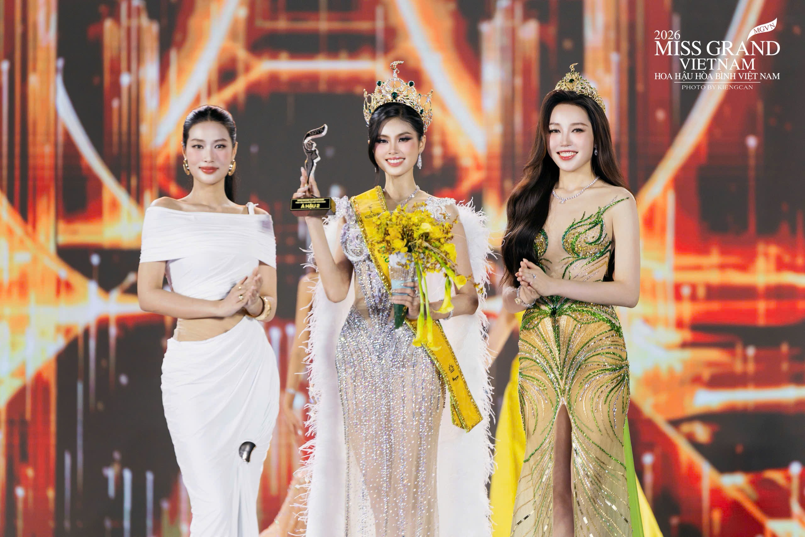 Emoura Phạm đăng quang 'Miss Grand Vietnam 2026'