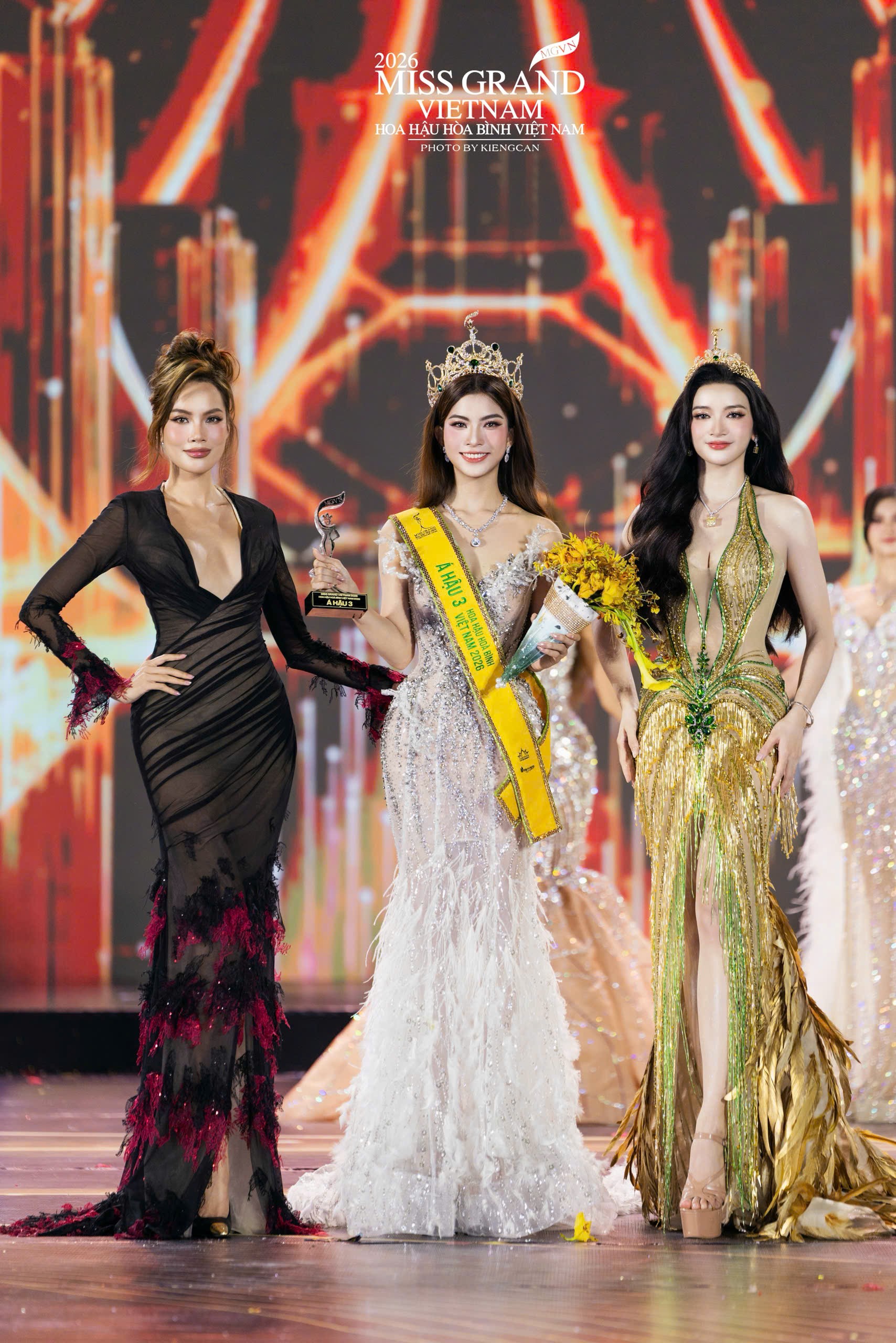Emoura Phạm đăng quang 'Miss Grand Vietnam 2026'