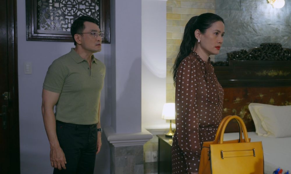 'Hợp đồng từ thượng đế': Thân Thúy Hà giận tái mặt khi nghi ngờ 'chồng màn ảnh' có tình cảm với con gái