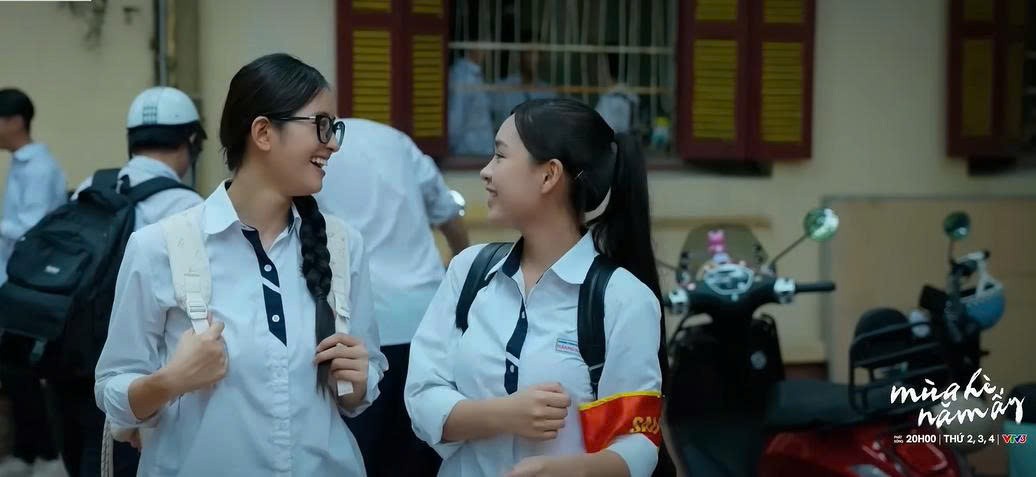 'Mùa hè năm ấy' tập 1: Khánh say khướt đòi đưa gái karaoke về ra mắt bố mẹ