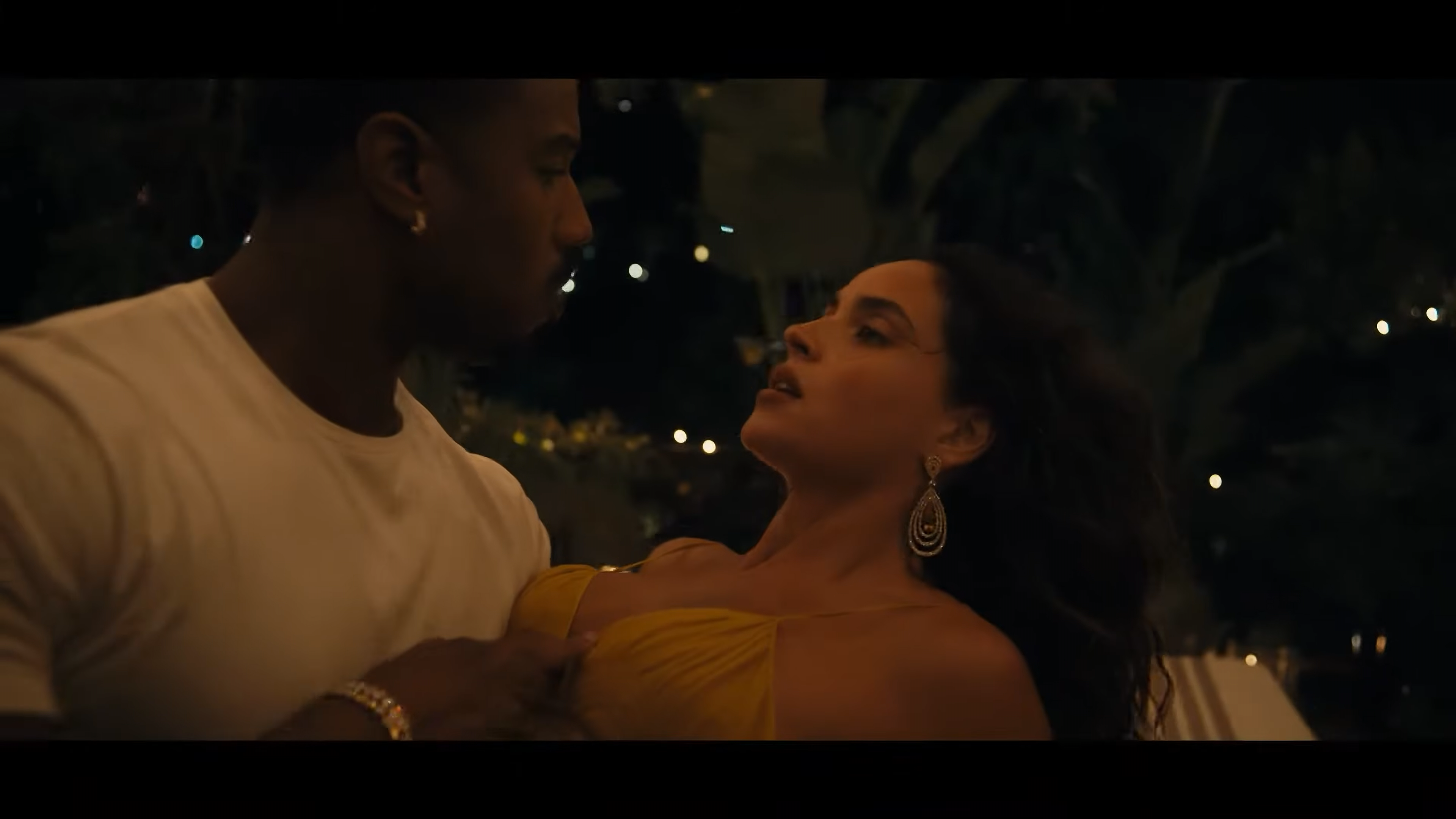 Michael B. Jordan hóa tỷ phú siêu trộm đầy quyến rũ trong 'Thomas Crown - Phi vụ hoàn hảo'