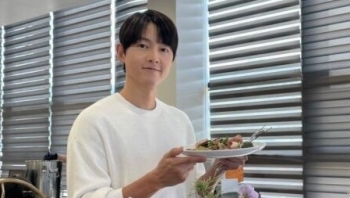 Song Joong Ki lấy lại phong độ sau tranh cãi 'xuống sắc'