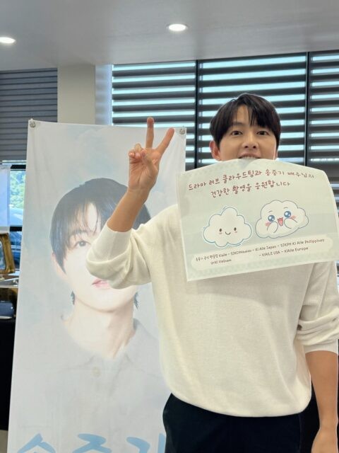 Song Joong Ki lấy lại phong độ sau tranh cãi 'xuống sắc'