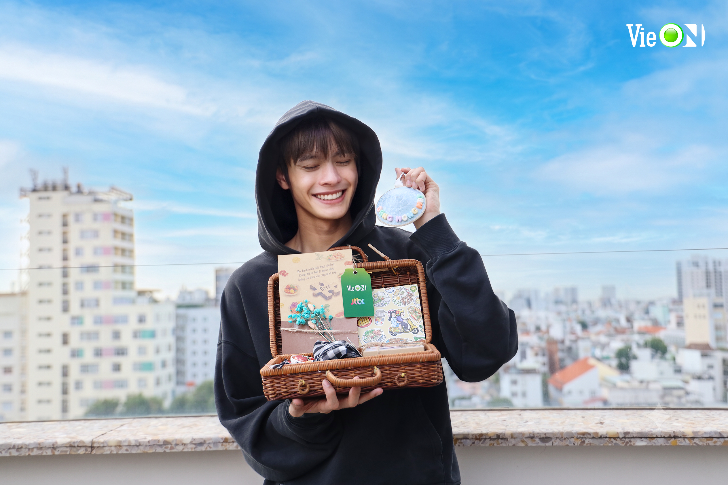 'Mợ ngố' Song Ji Hyo đến Việt Nam, đồng hành cùng các 'Anh trai' của 'Tinh hà “Say Hi'