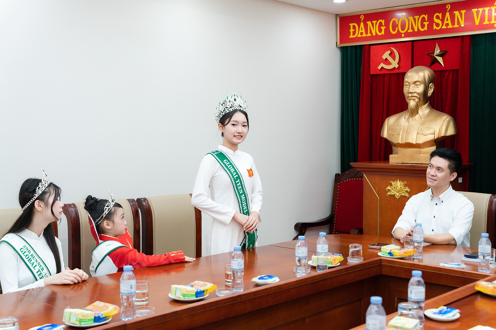 Quán quân 'Siêu mãu nhí toàn cầu' lan tỏa cách gìn giữ tiếng Việt