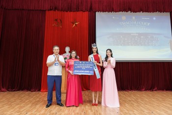 'Hoa hậu thế giới' Opal Suchata và thí sinh 'Miss World 2026' trao quà tại Quảng Ninh