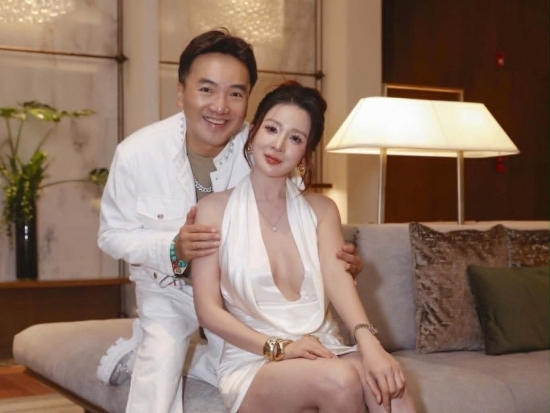 Dương Ngọc Thái - Triệu Ái Vy kỷ niệm 14 năm 'gừng cay muối mặn' với MV 'Cùng nhau già đi'