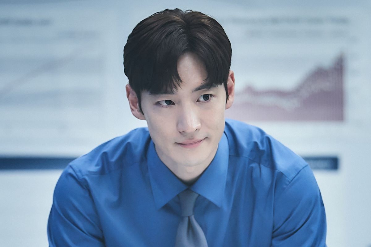 Vận xui của Lee Je Hoon: Bạn diễn trong ba phim cùng vướng scandal