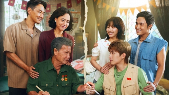 (Review) ‘Nghỉ hè sợ nghỉ hưu’: Câu chuyện dễ xem, thông điệp hòa bình chưa đủ tinh tế