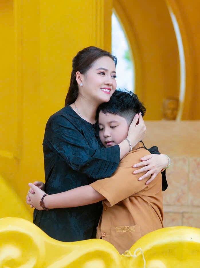Nhạc sĩ Nguyễn Minh Anh ra mắt MV 'Con là cả cuộc đời của mẹ' nhân mùa Vu Lan