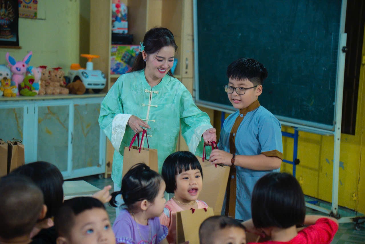 Nhạc sĩ Nguyễn Minh Anh ra mắt MV 'Con là cả cuộc đời của mẹ' nhân mùa Vu Lan
