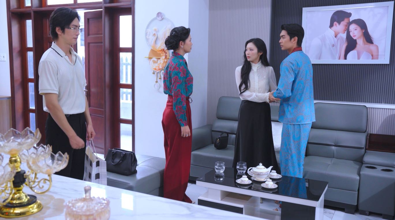 'Hôn nhân trong gương vỡ': Vợ bắt tay với trợ lý phản bội chồng, cuộc chiến quyền lực ngày càng căng thẳng