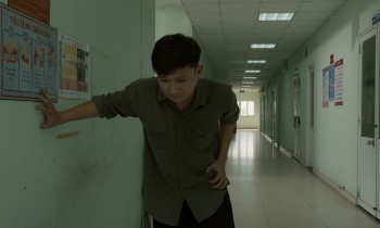 'Hợp đồng từ thượng đế': Cha ruột từ chối truyền máu, cha nuôi bán thận cứu Thiều Tiến