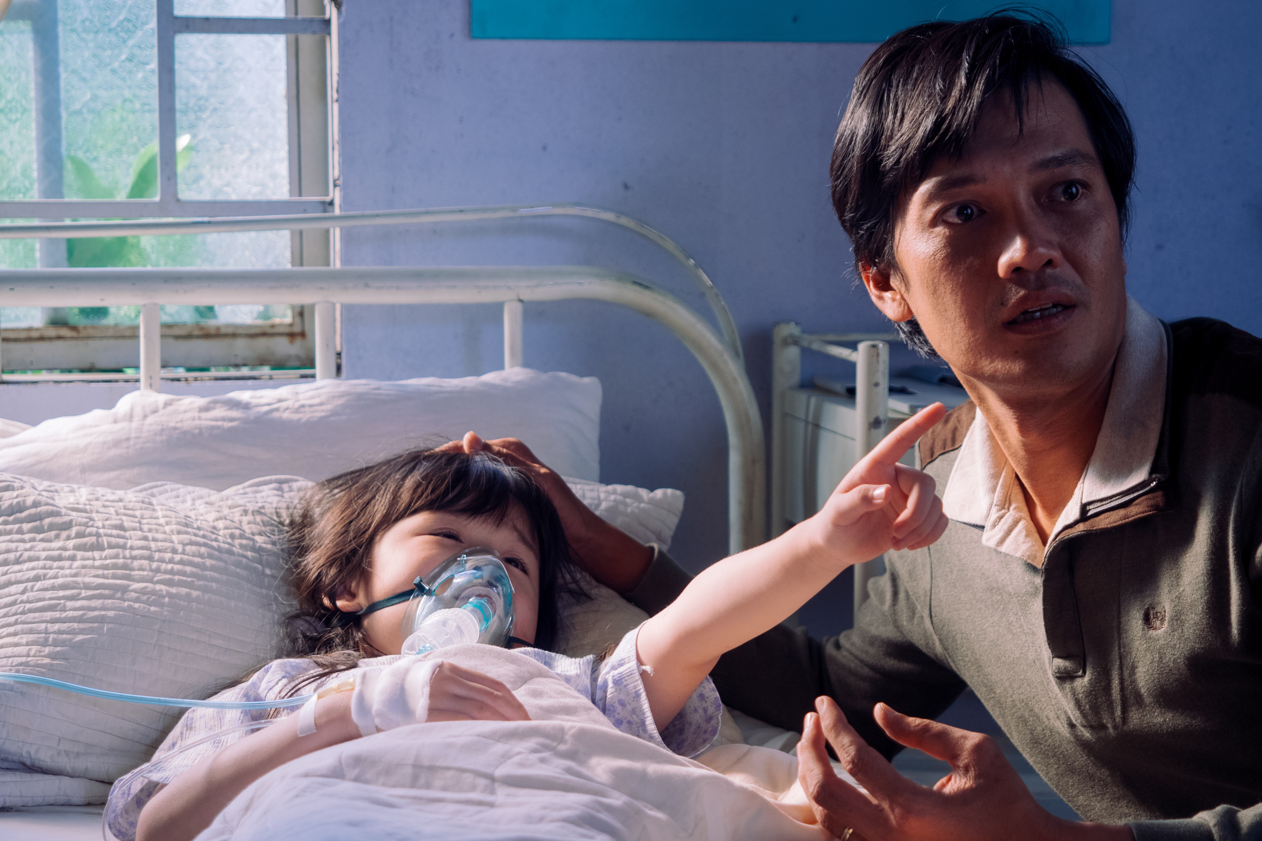 'Sợi chỉ đỏ' - Bước tiến mới của Hàm Trần trong hành trình định hình chất kinh dị riêng với yếu tố Body horror