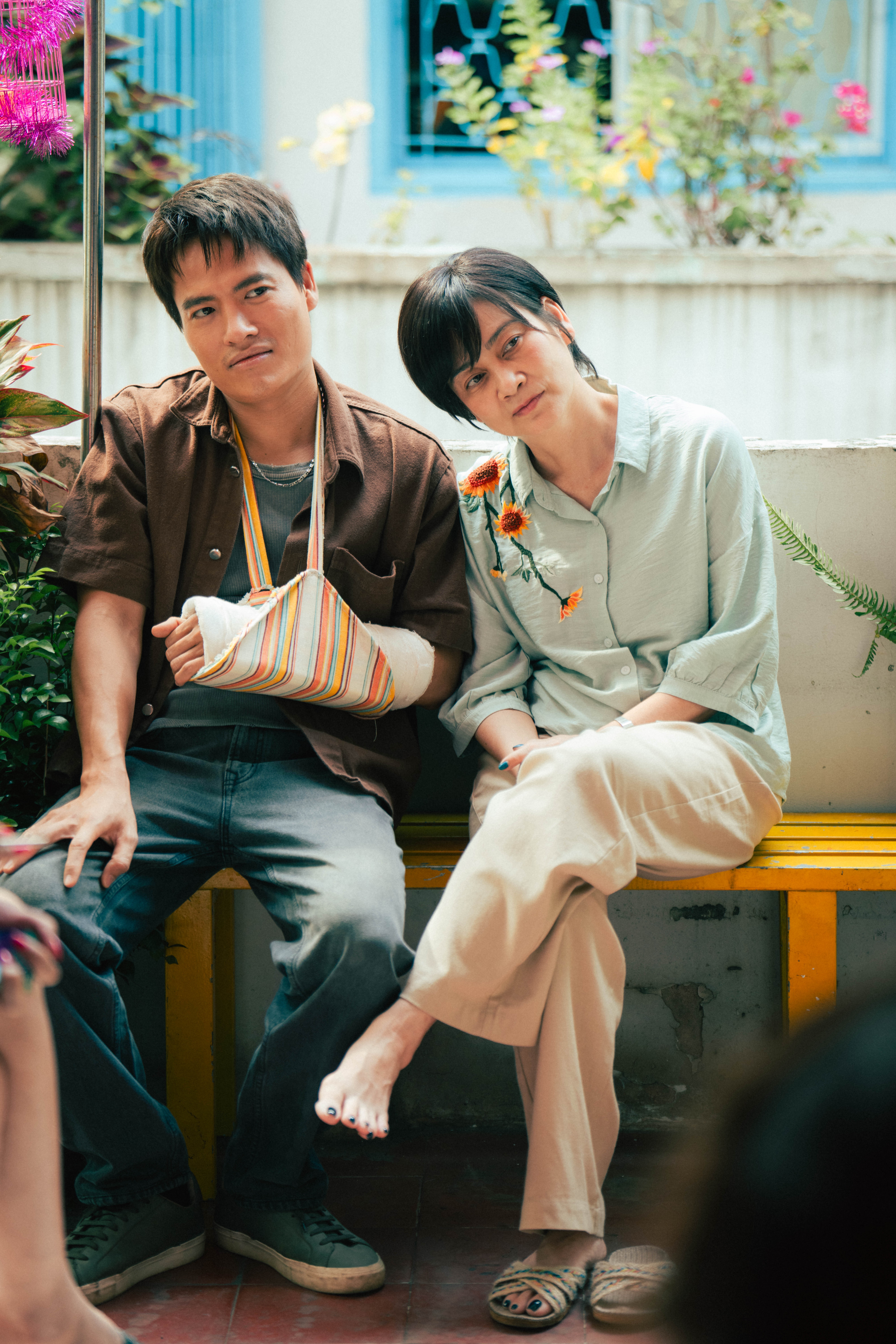 'Lên hương' hé lộ trailer và câu hỏi nhức nhối: Đổi đời hay đánh đổi cả gia đình?