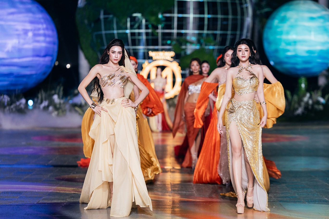 111 thí sinh 'Miss World' kể câu chuyện văn hóa việt qua thời trang