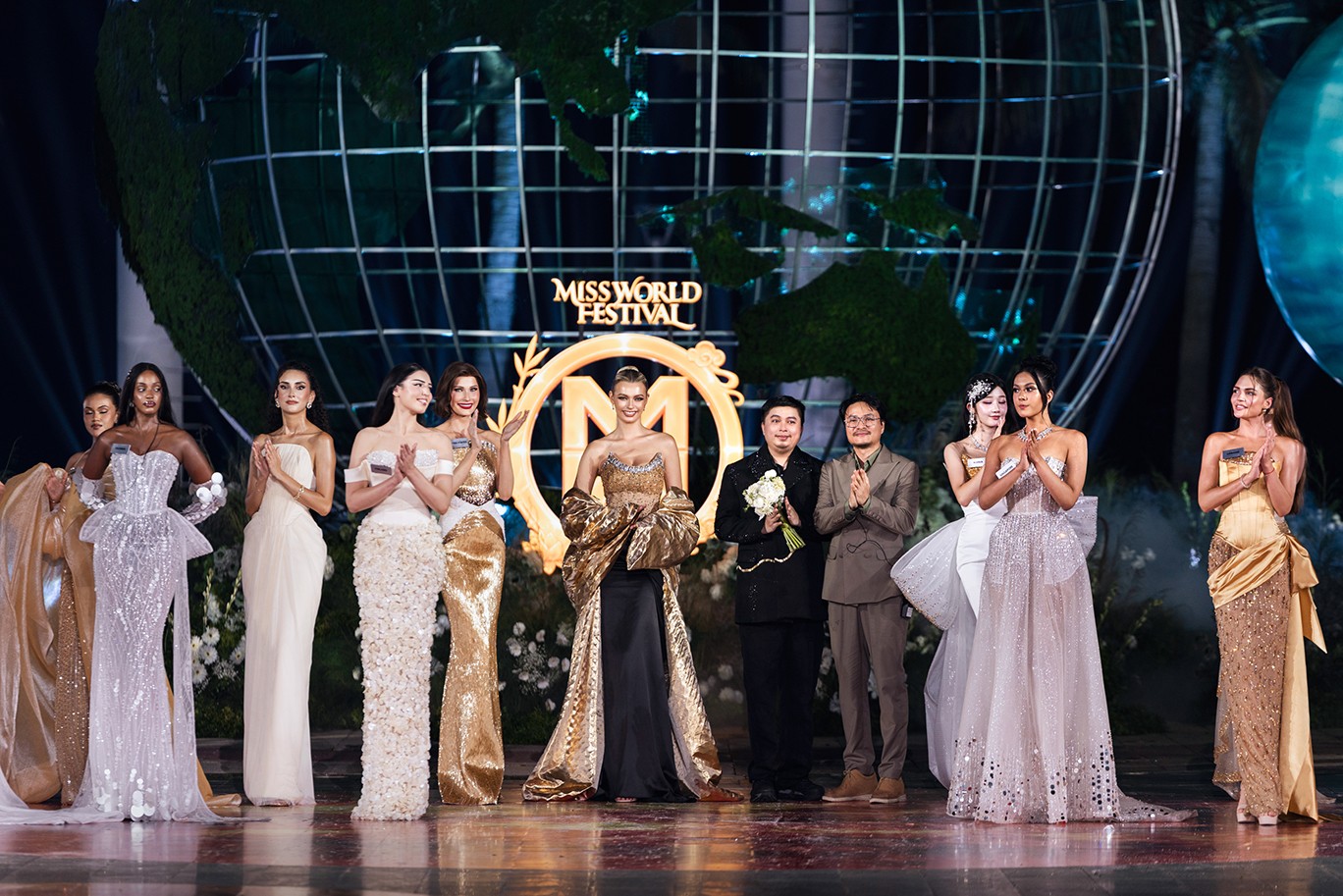 111 thí sinh 'Miss World' kể câu chuyện văn hóa việt qua thời trang