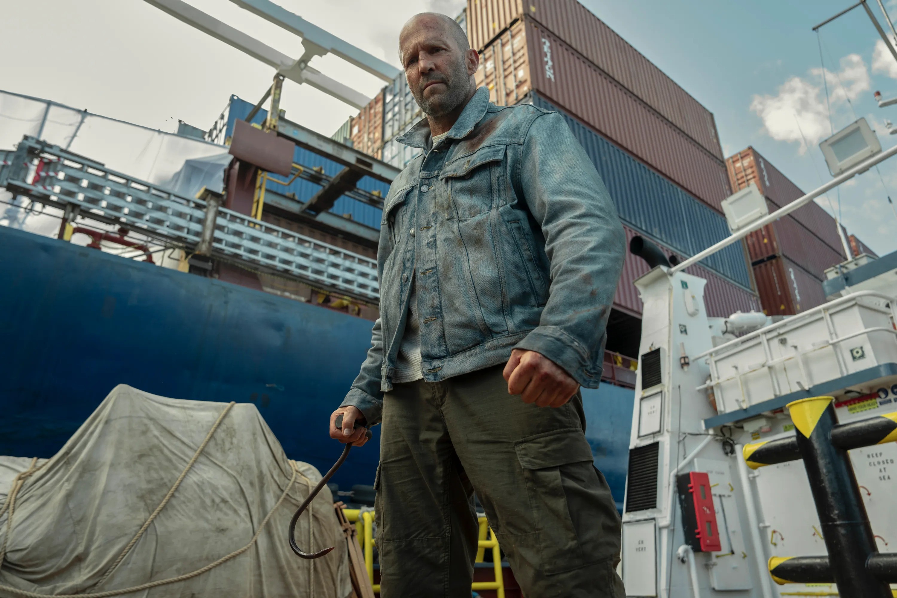 Siêu sao hành động Jason Statham tái xuất với siêu phẩm mới, 'đạp gió rẽ sóng' màn ảnh dịp lễ 2/9