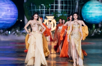 111 thí sinh 'Miss World' kể câu chuyện văn hóa việt qua thời trang