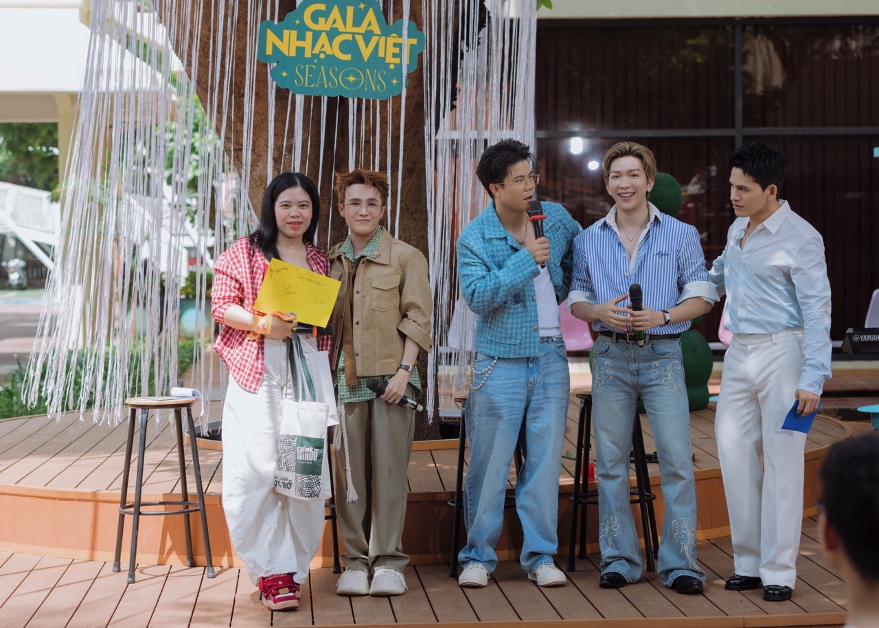 4 Anh tài Quốc Thiên, Đinh Mạnh Ninh, Tăng Phúc, Huỳnh Lập hội ngộ tại 'Gala nhạc Việt', cover hit nhạc phim hot nhất hiện nay
