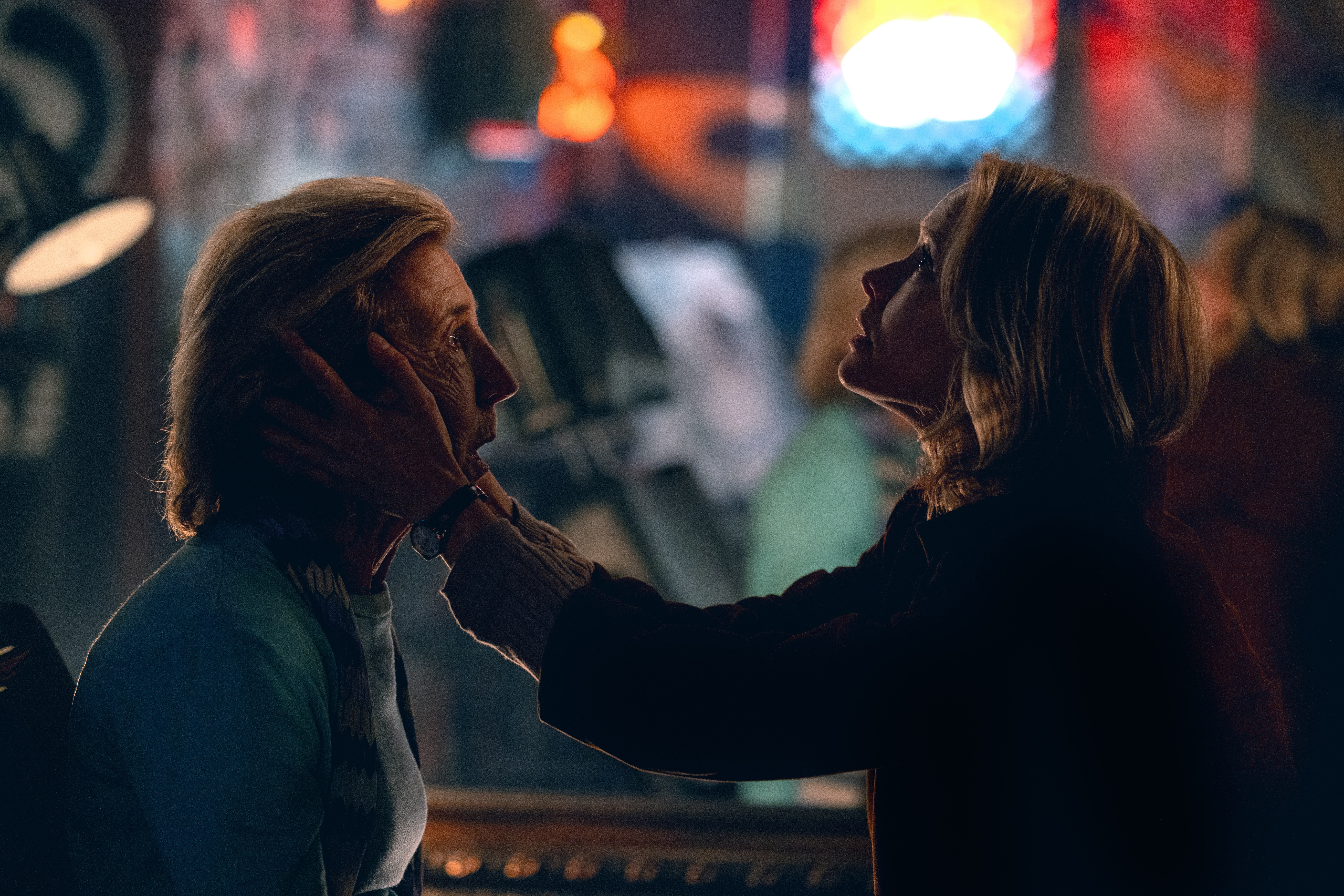 'Insidious: Out of the Further' tham vọng đến mức muốn xóa sổ loài người, chơi lớn hơn 5 phần phim trước đó vì có lý do