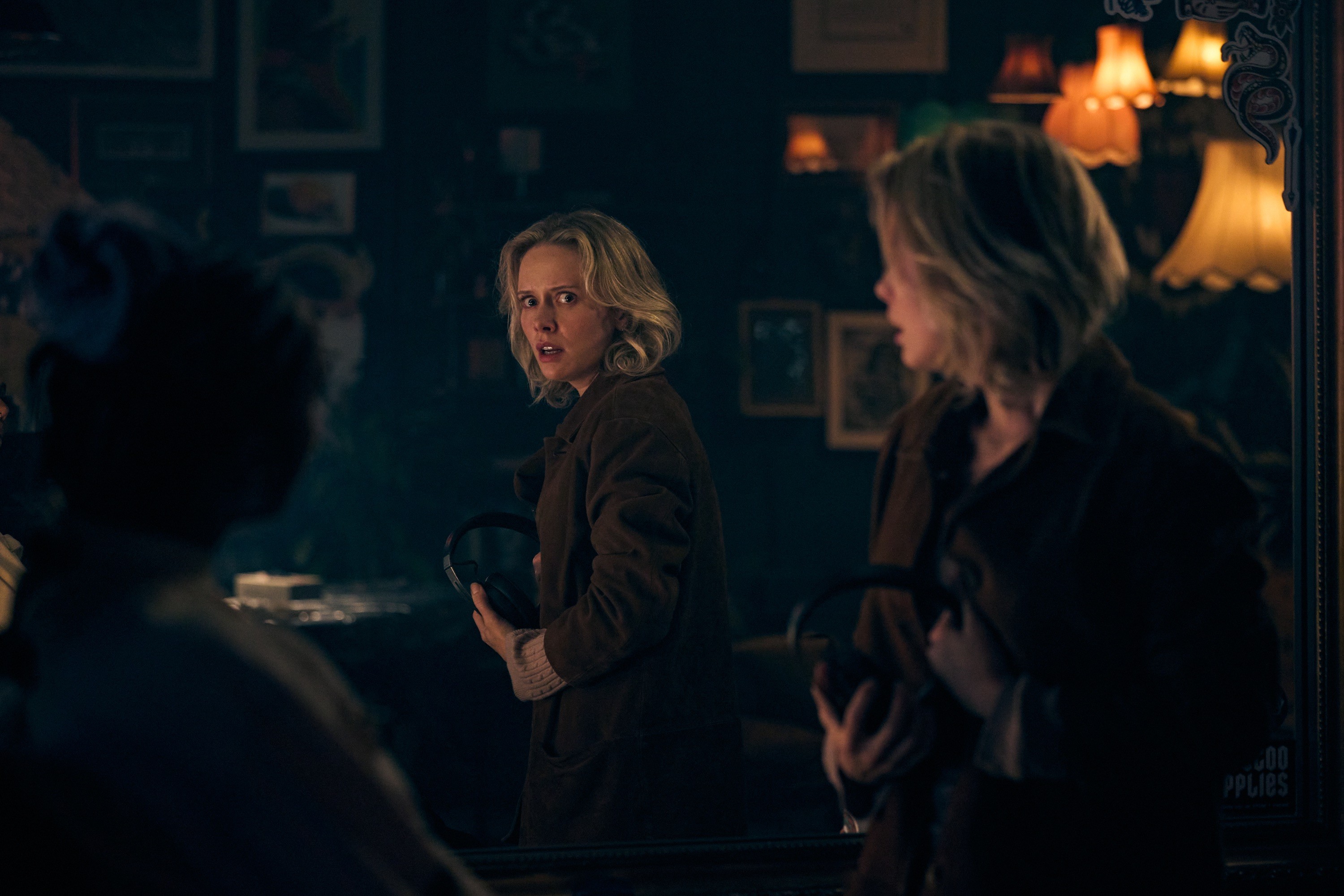 'Insidious: Out of the Further' tham vọng đến mức muốn xóa sổ loài người, chơi lớn hơn 5 phần phim trước đó vì có lý do