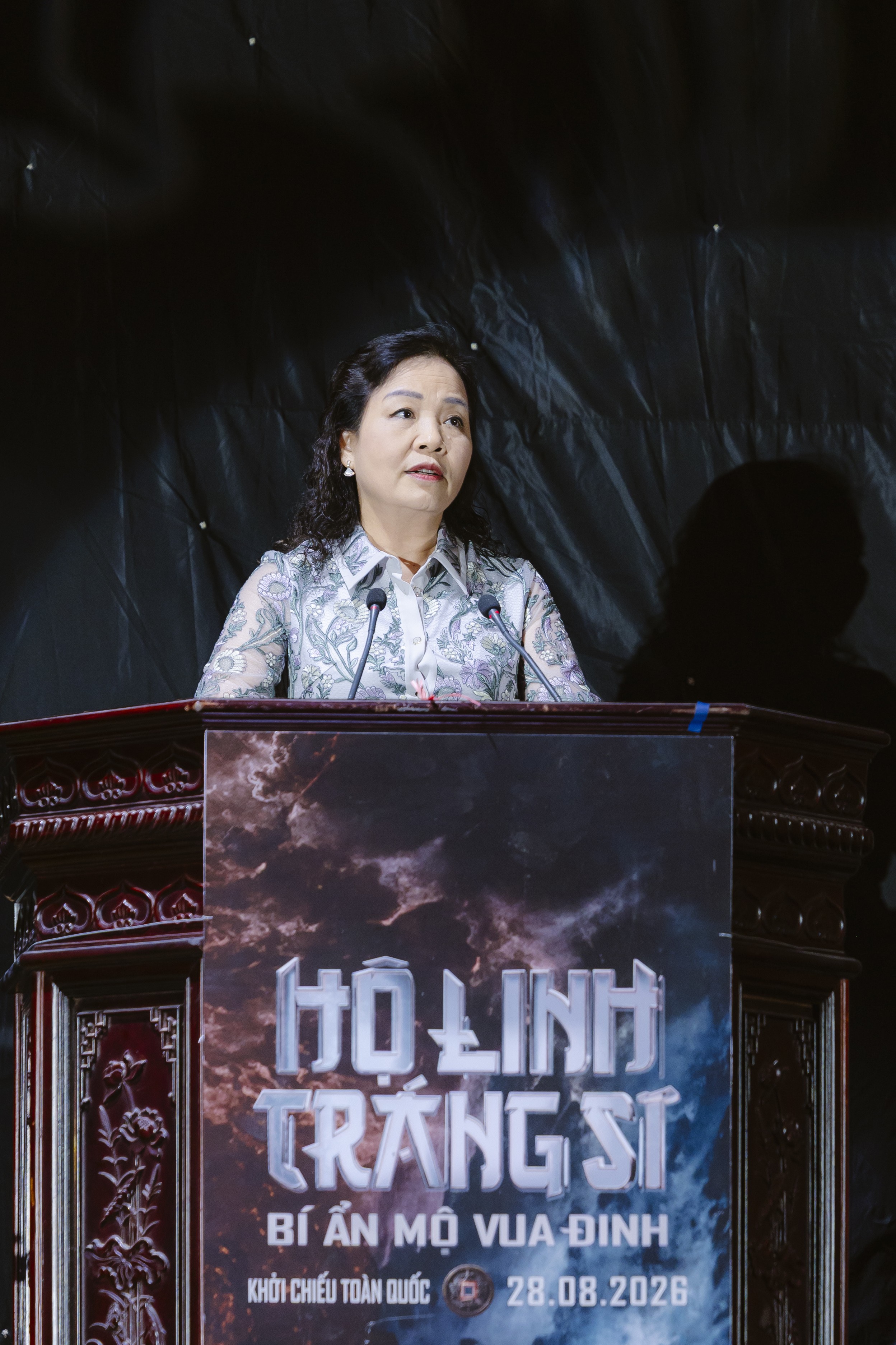 Đoàn phim 'Hộ linh tráng sĩ: Bí ẩn mộ vua Đinh' tri ân đất tổ Ninh Binh
